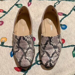 Clarks Women's Snakeskin Pattern Loafers - Black and Cream